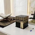 حصالة الادخار للحج والعمرة بتصميم الكعبة المشرفة